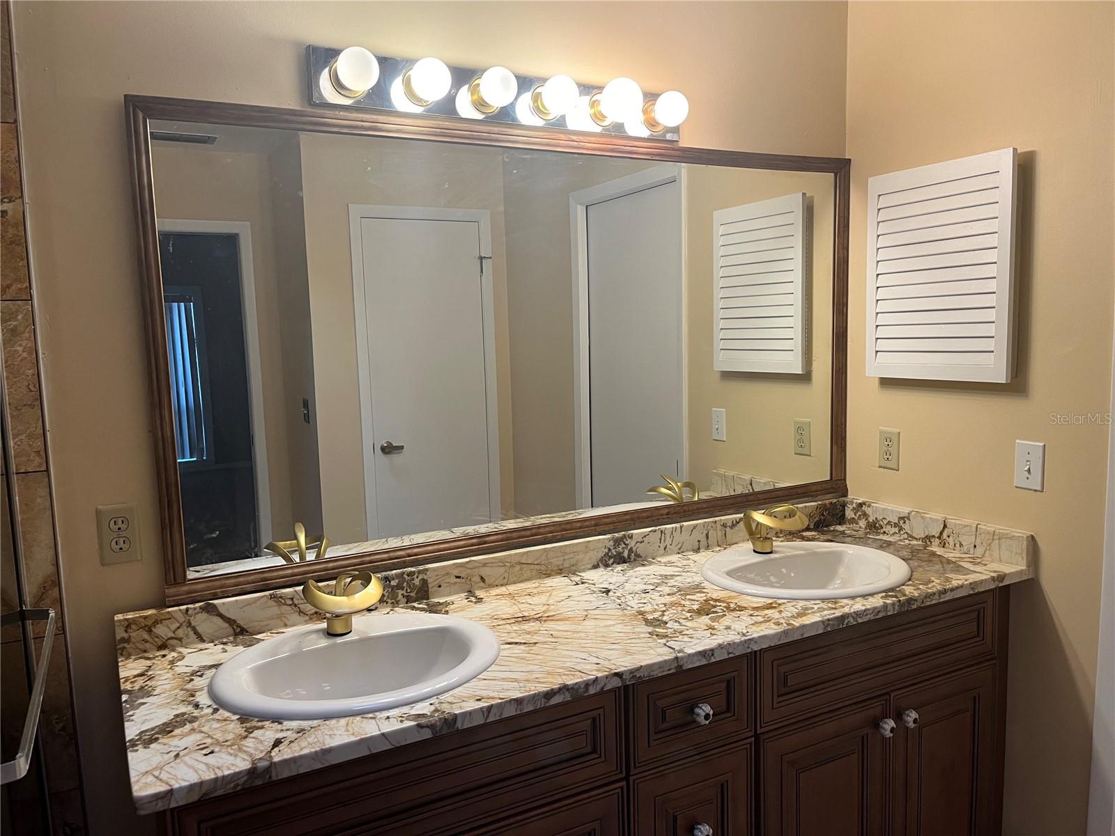 Image 9 of 12 For 13720 Lazy Oak Drive 54