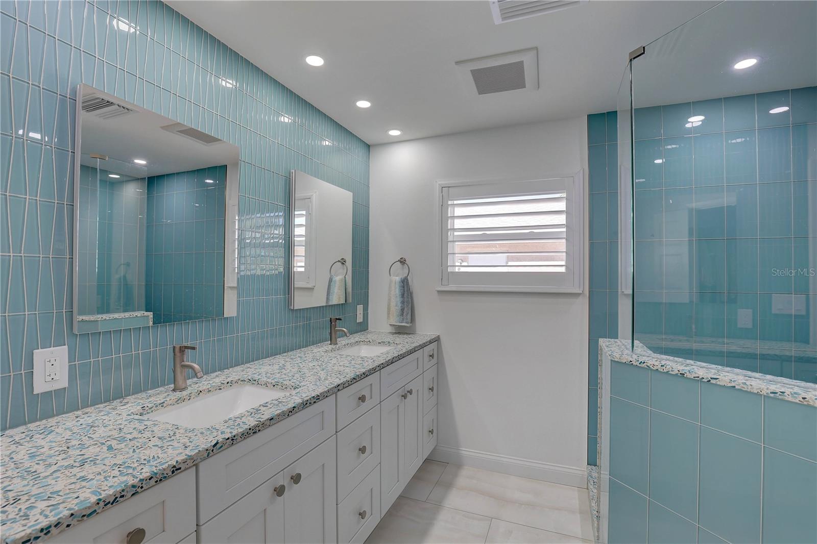 Image 32 of 71 For 4401 43rd Street S