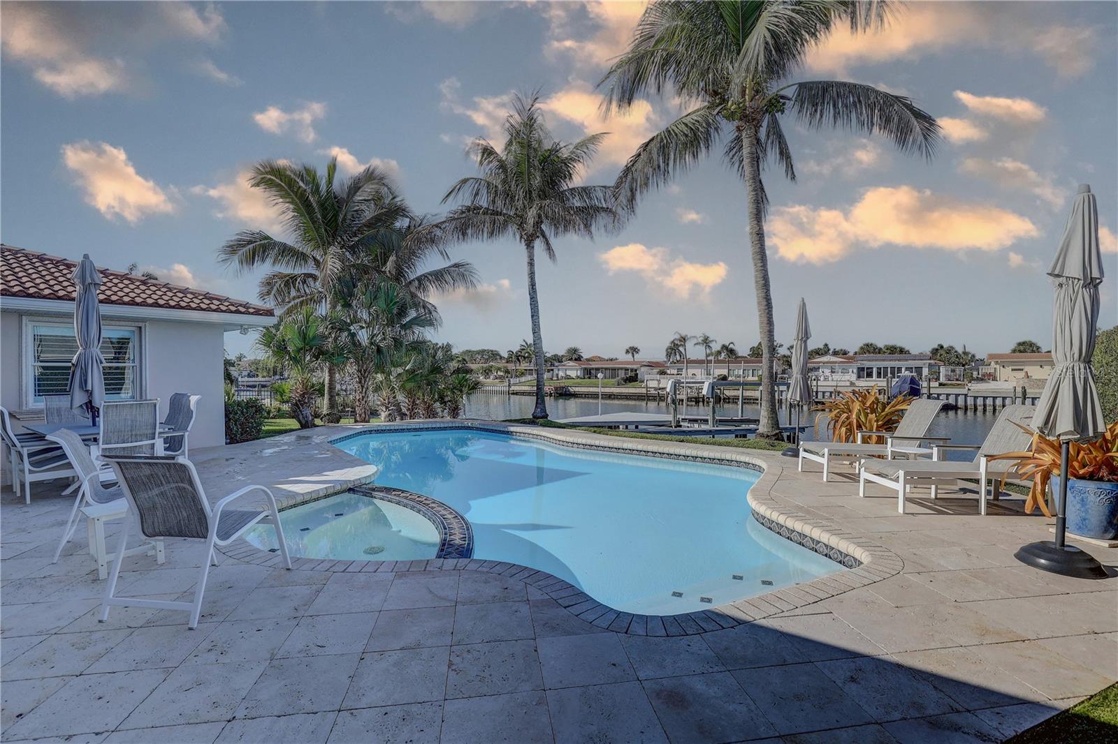 Image 5 of 71 For 4401 43rd Street S