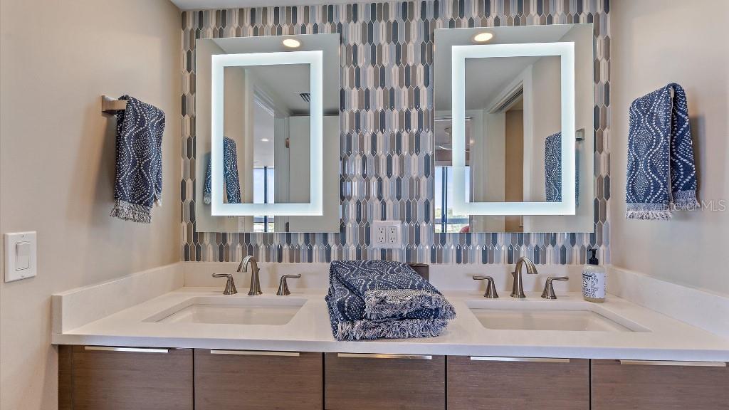 Image 16 of 23 For 5400 Ocean Boulevard 8-04