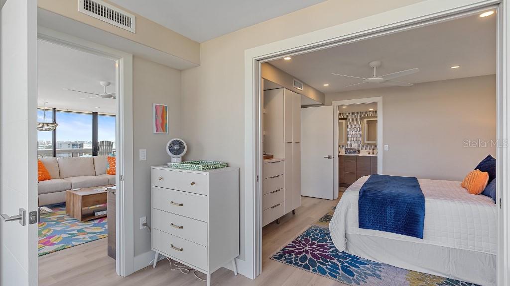 Image 19 of 23 For 5400 Ocean Boulevard 8-04