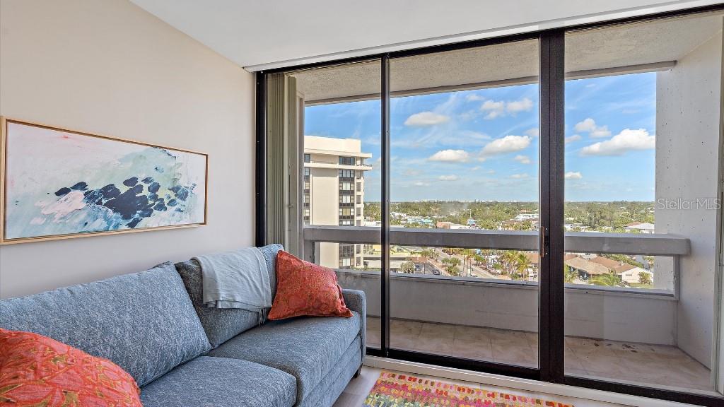 Image 21 of 23 For 5400 Ocean Boulevard 8-04