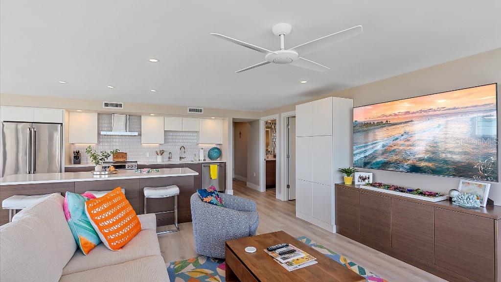 Image 5 of 23 For 5400 Ocean Boulevard 8-04