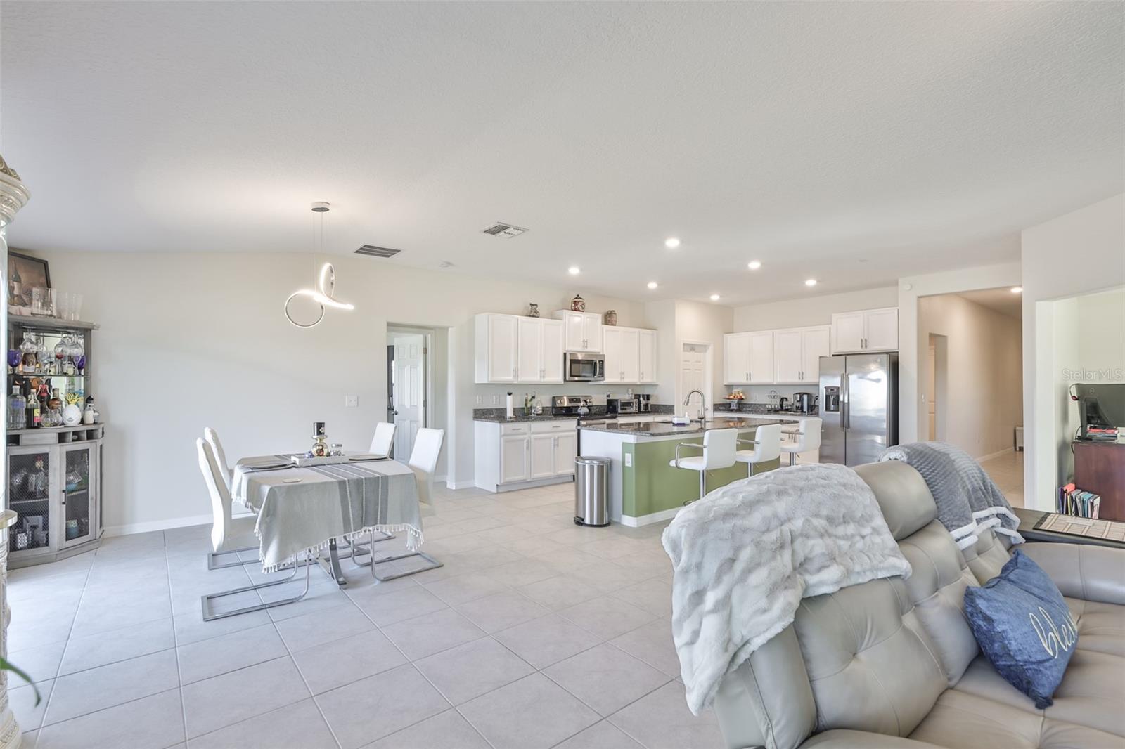 Listing photo id 13 for 13575 Willow Bluestar Loop