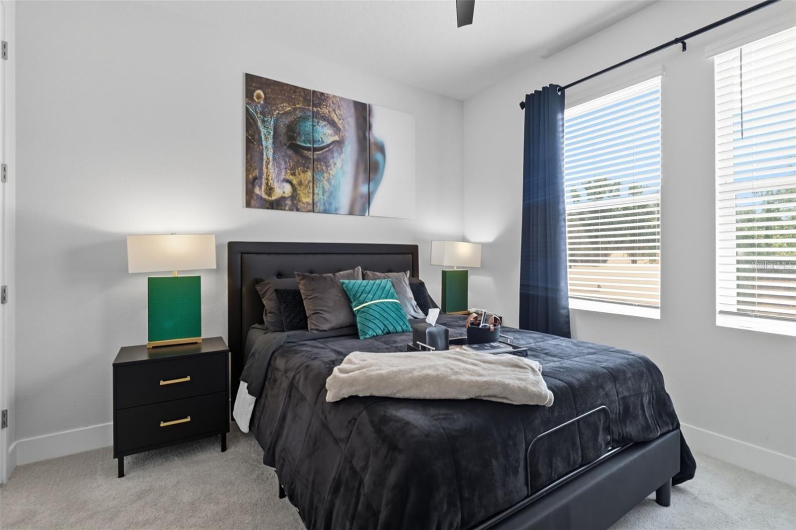 Image 13 of 29 For 2511 Grady Avenue 34