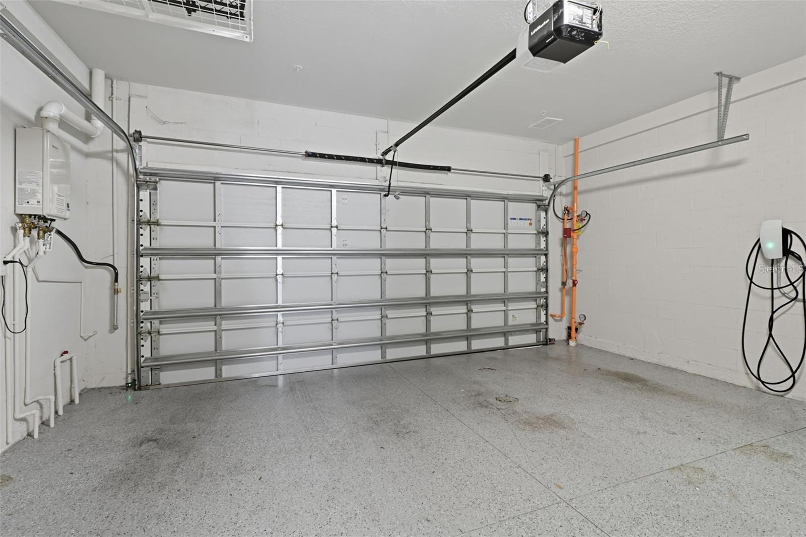 Image 18 of 29 For 2511 Grady Avenue 34