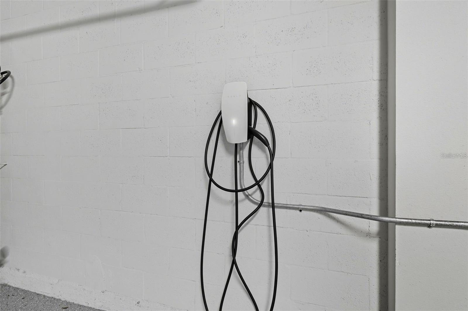 Image 19 of 29 For 2511 Grady Avenue 34