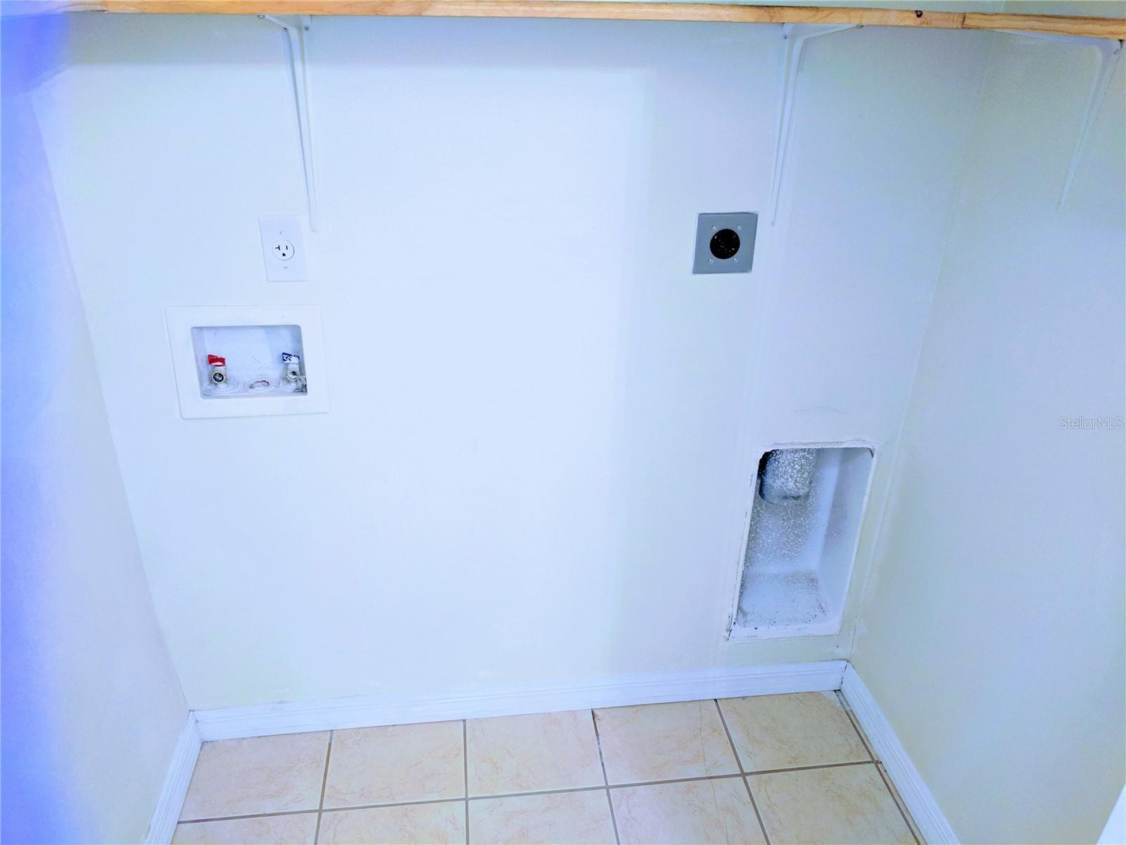 Image 17 of 27 For 3330 Spy Tower Court