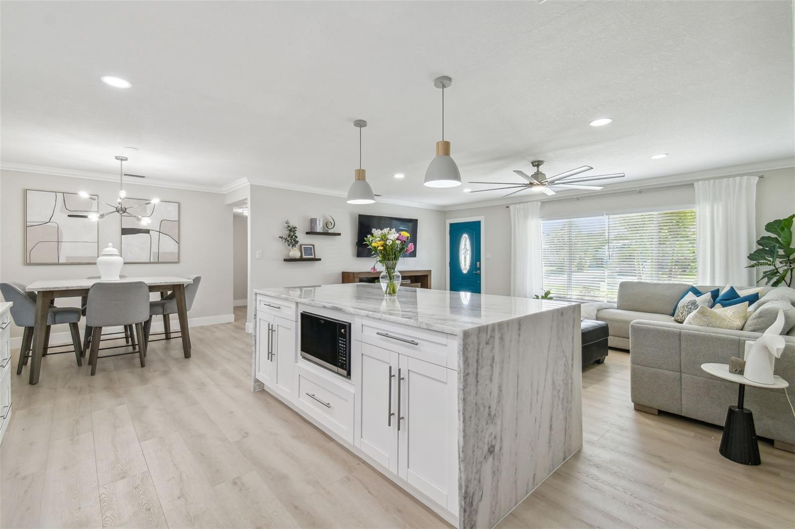 Image 17 of 62 For 3922 Fontainebleau Drive