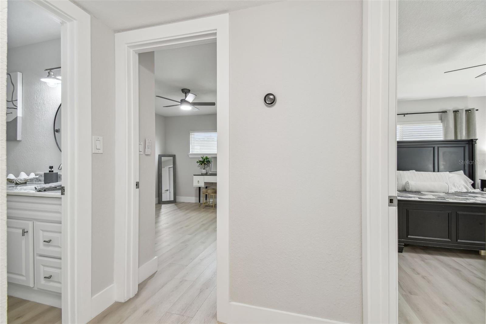 Image 22 of 62 For 3922 Fontainebleau Drive