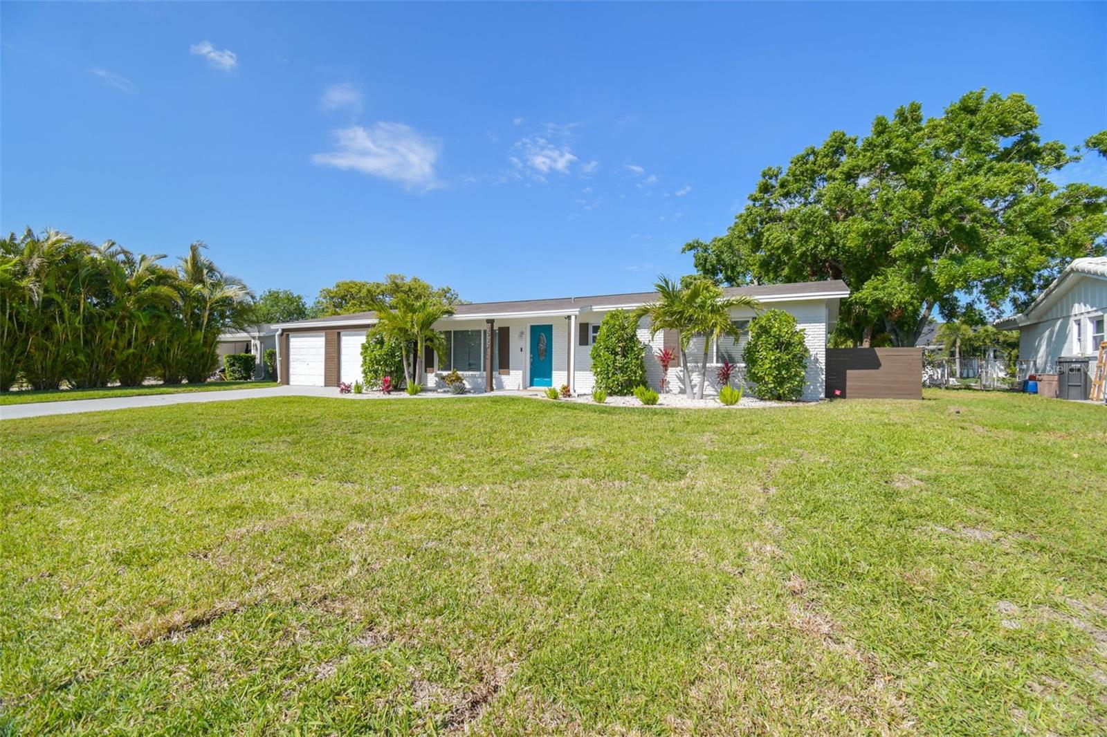 Image 6 of 62 For 3922 Fontainebleau Drive