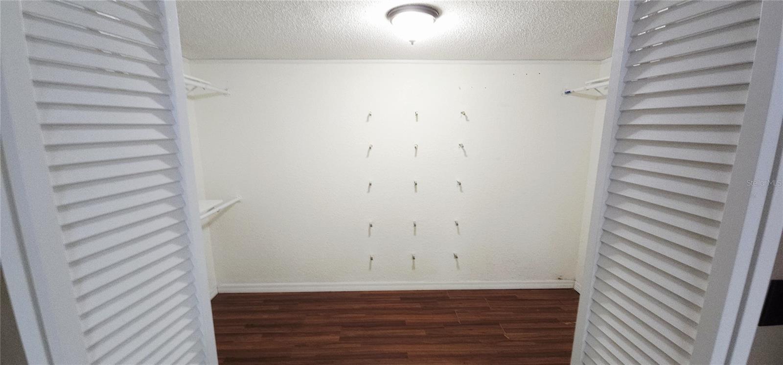 Image 16 of 27 For 4703 Cypress Tree Drive