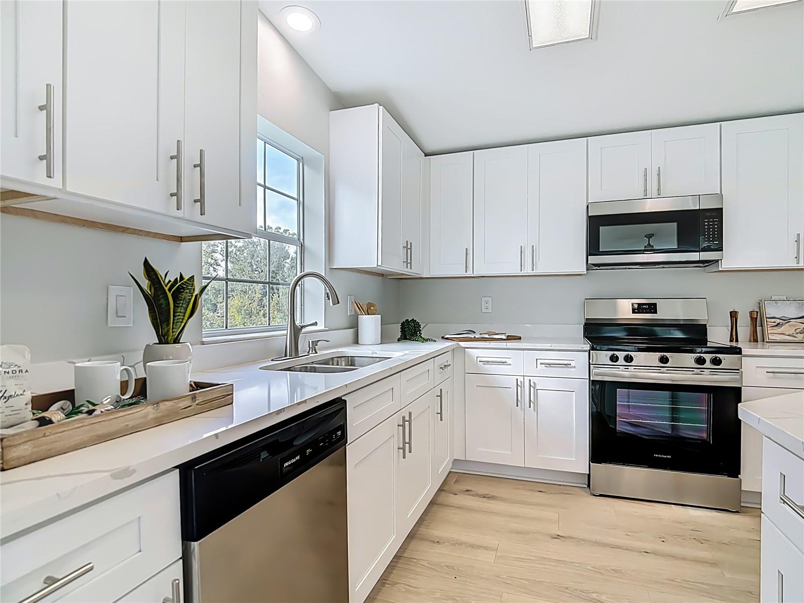 Image 13 of 34 For 5221 R M D Avenue