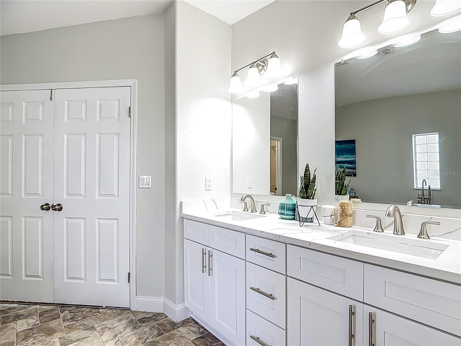 Image 19 of 34 For 5221 R M D Avenue