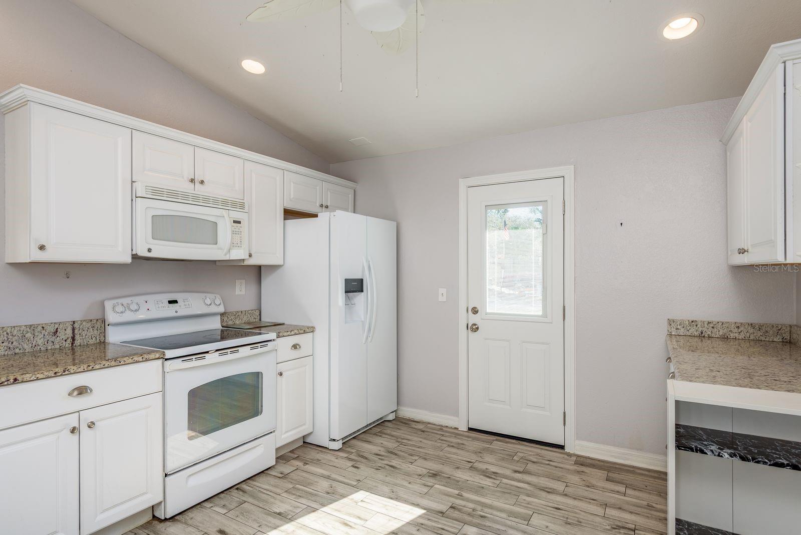 Image 16 of 29 For 819 10th Street Sw A