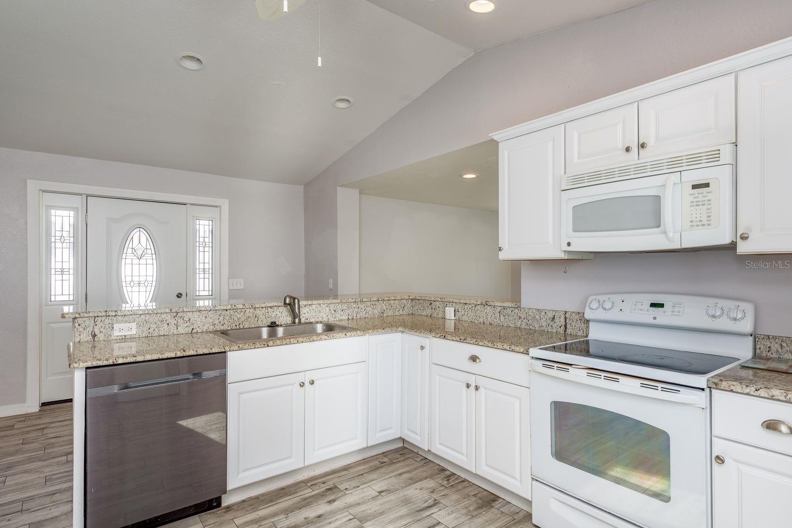 Image 17 of 29 For 819 10th Street Sw A