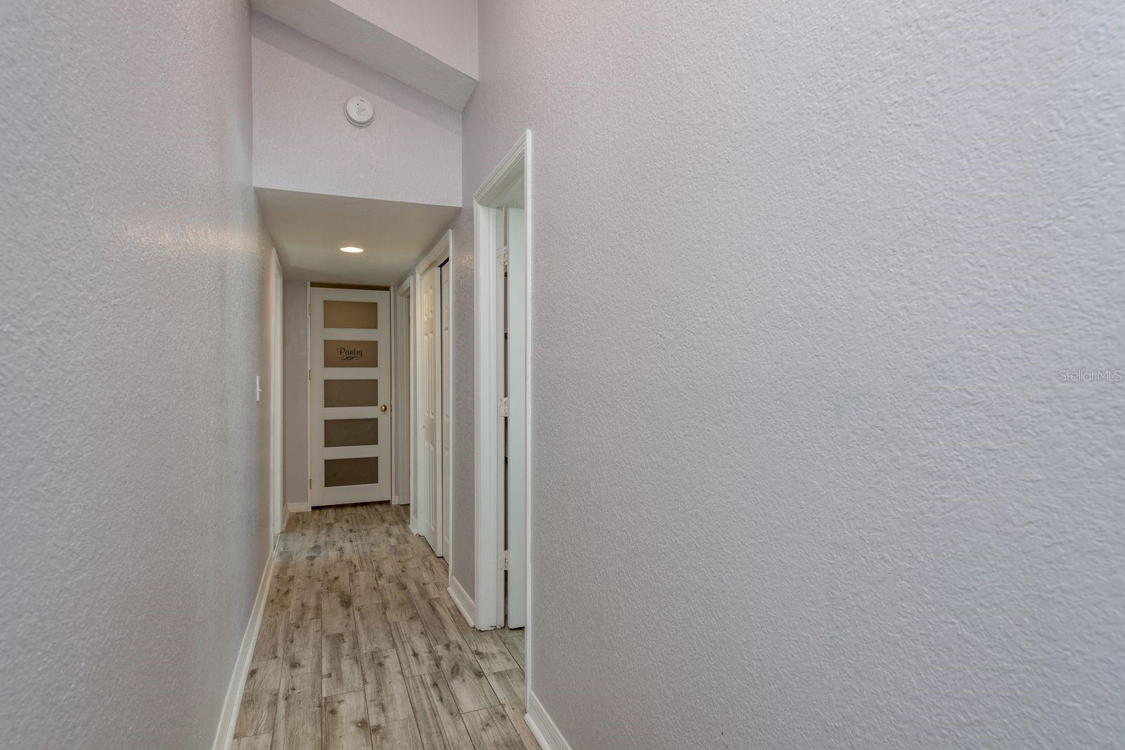 Image 19 of 29 For 819 10th Street Sw A