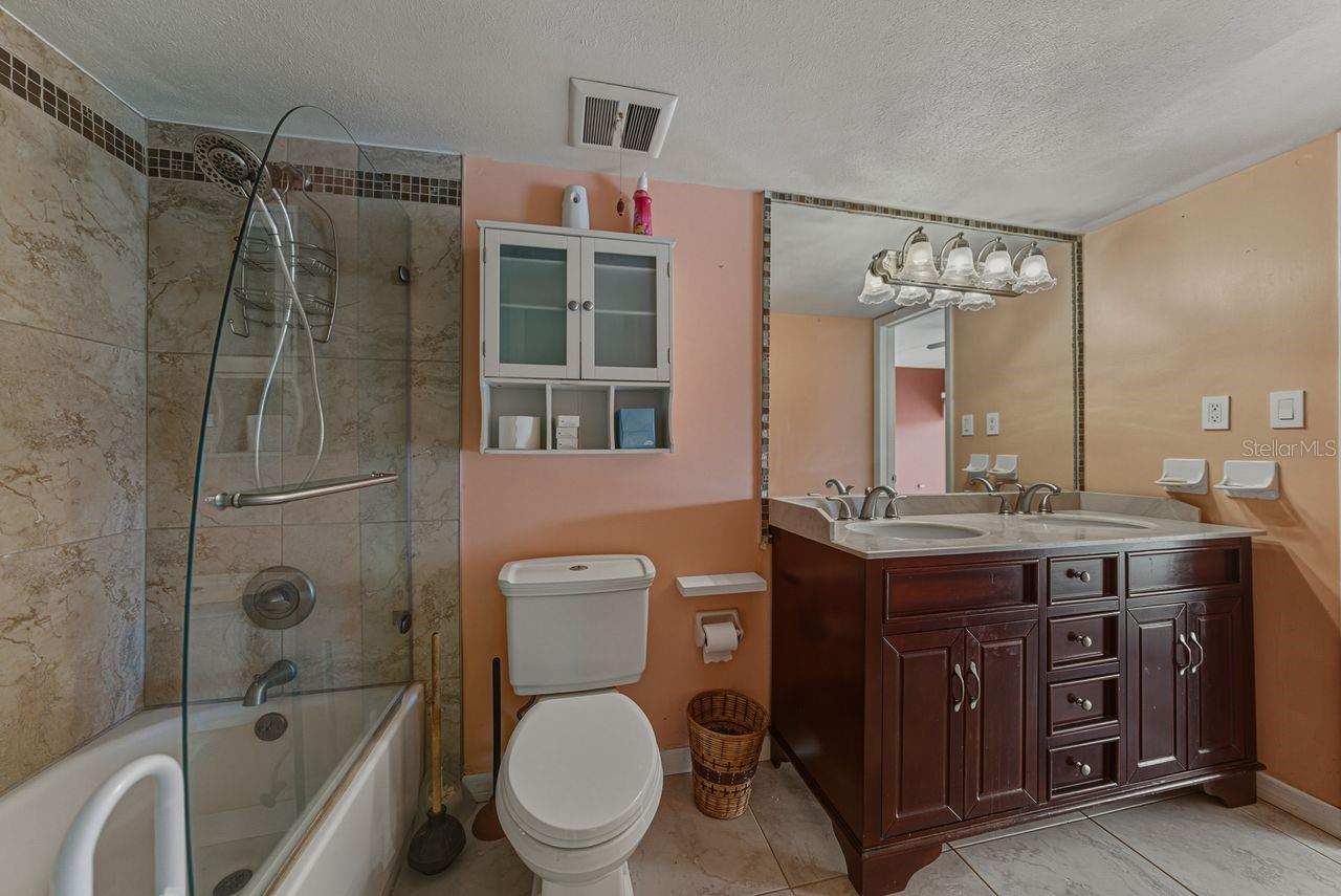 Image 9 of 26 For 2424 Tampa Bay Boulevard D205