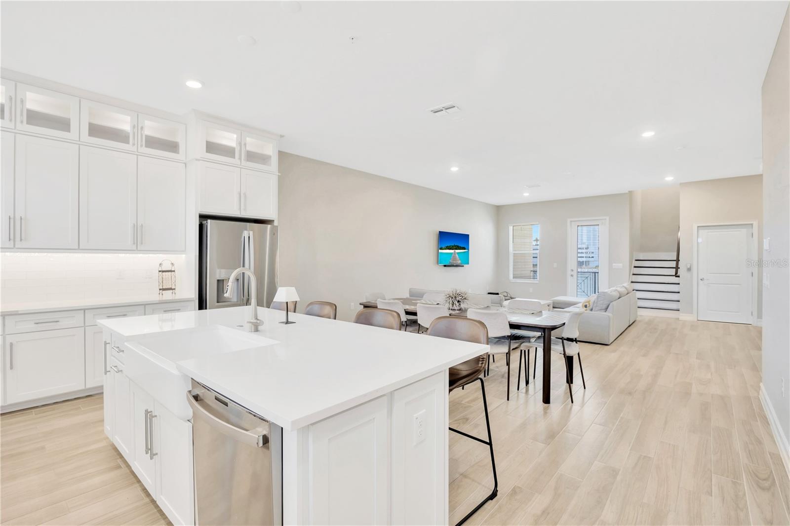 Image 18 of 46 For 5351 Bridge Street 100