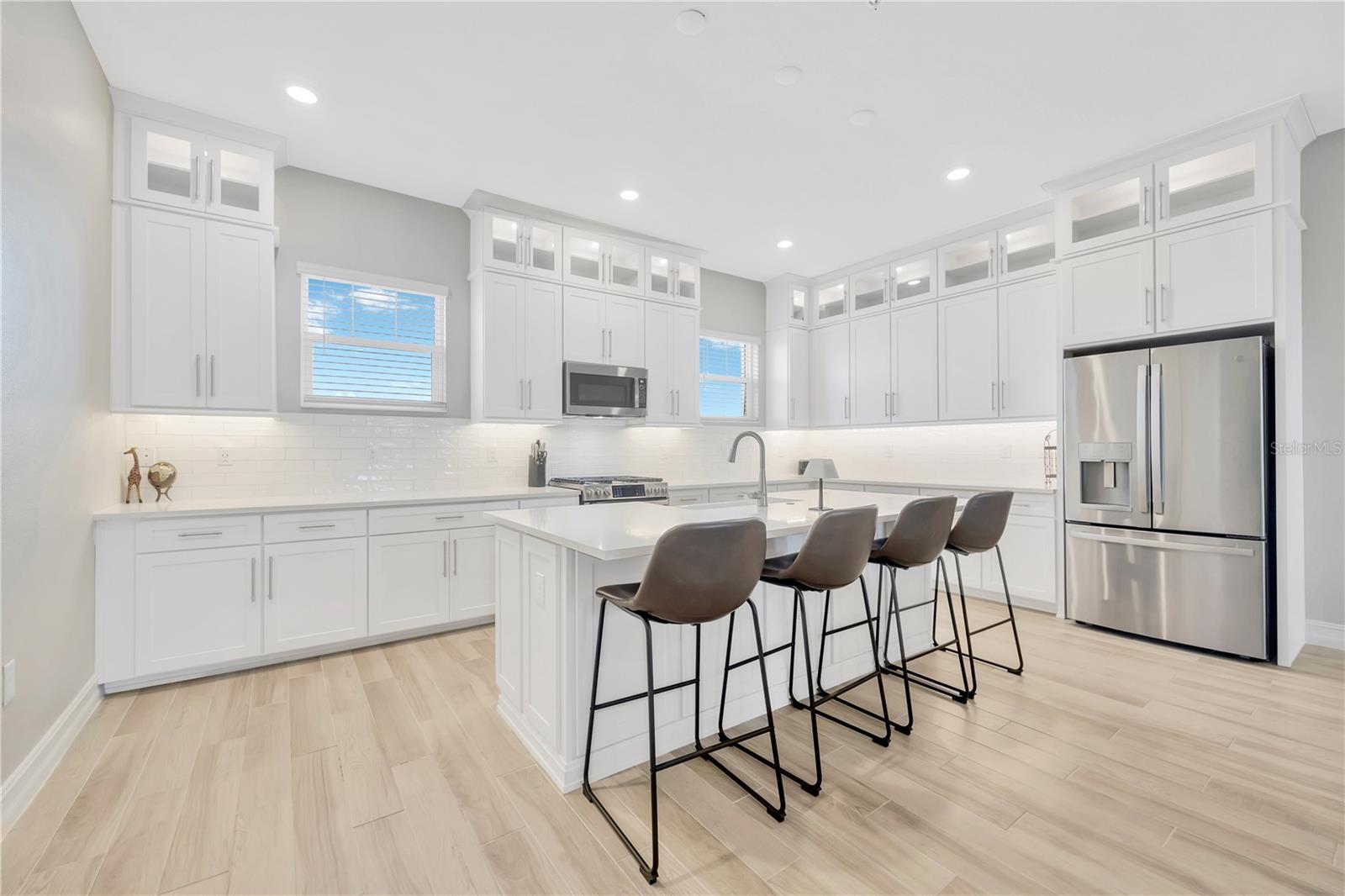 Image 20 of 46 For 5351 Bridge Street 100