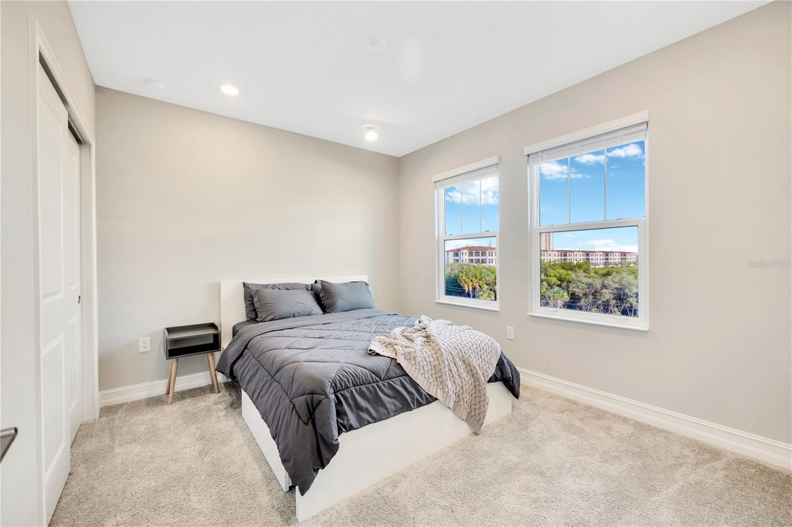 Image 28 of 46 For 5351 Bridge Street 100