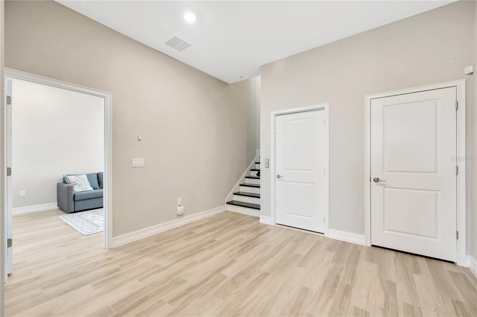 Image 8 of 46 For 5351 Bridge Street 100