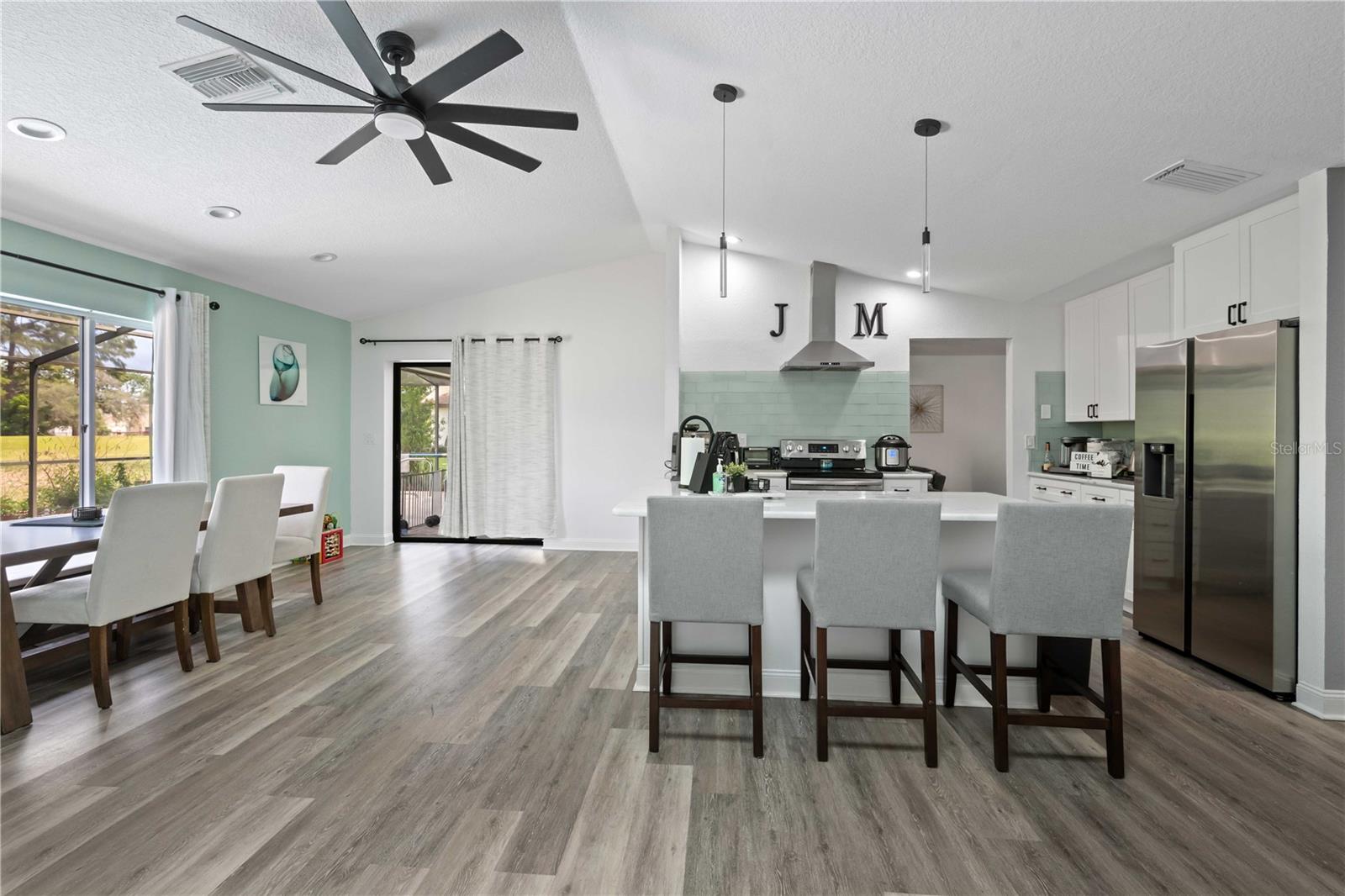 Listing photo id 14 for 5298 Florentine Court