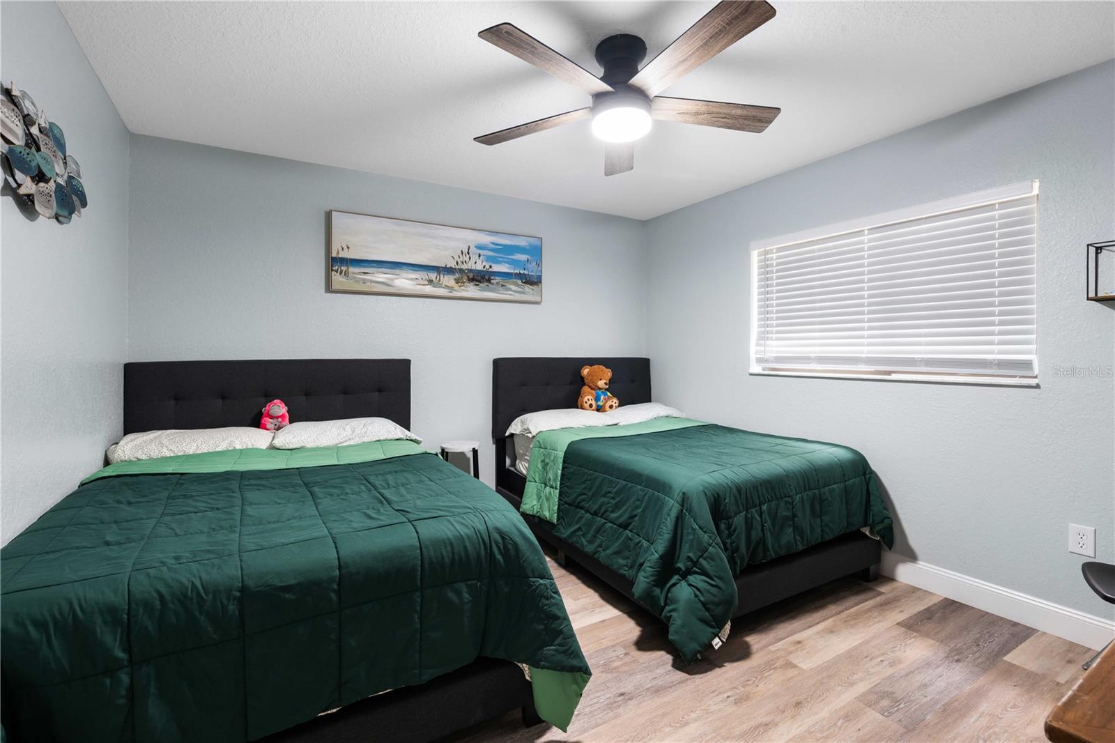 Listing photo id 32 for 5298 Florentine Court