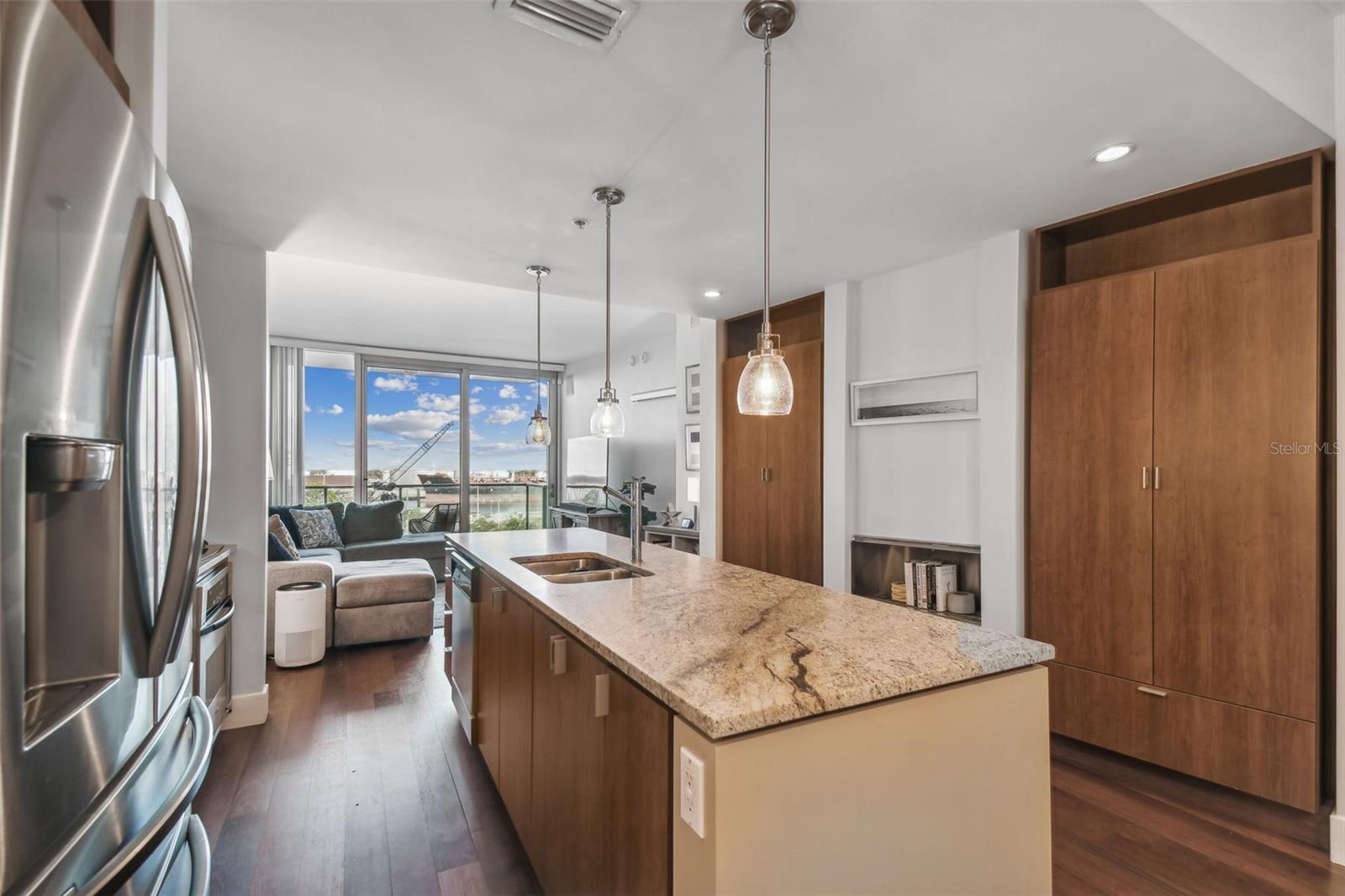 Image 11 of 17 For 912 Channelside Drive 2504