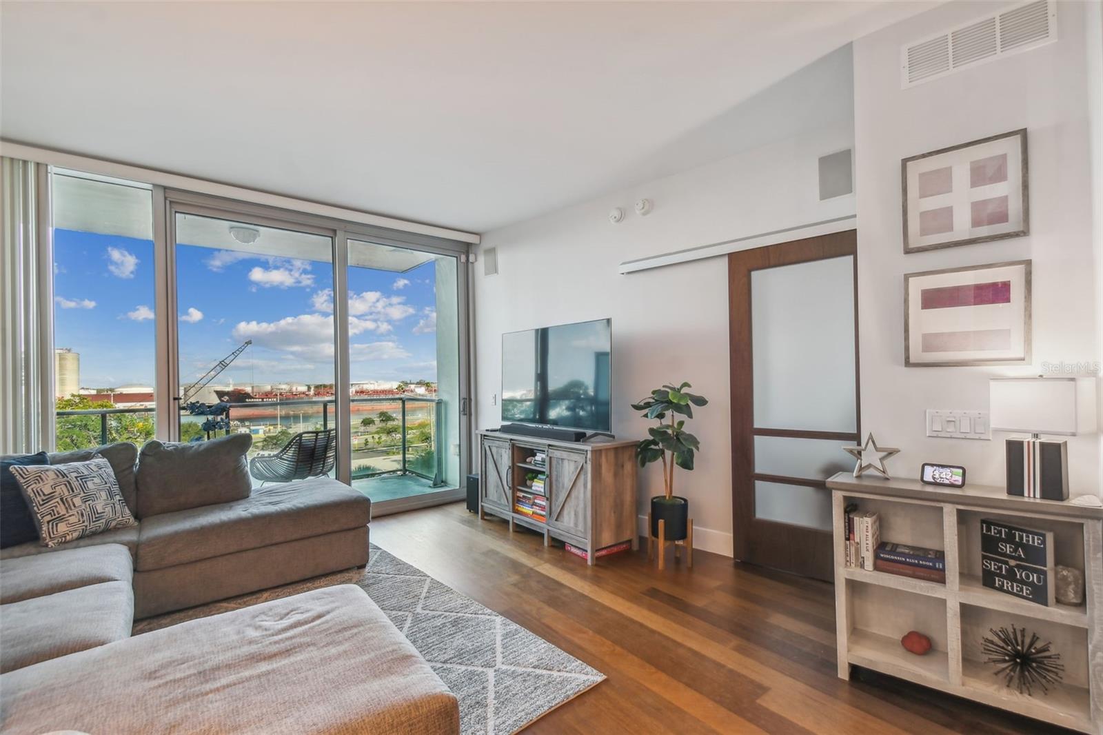 Image 12 of 17 For 912 Channelside Drive 2504