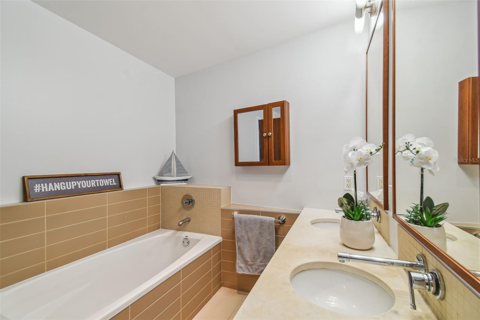 Image 17 of 17 For 912 Channelside Drive 2504