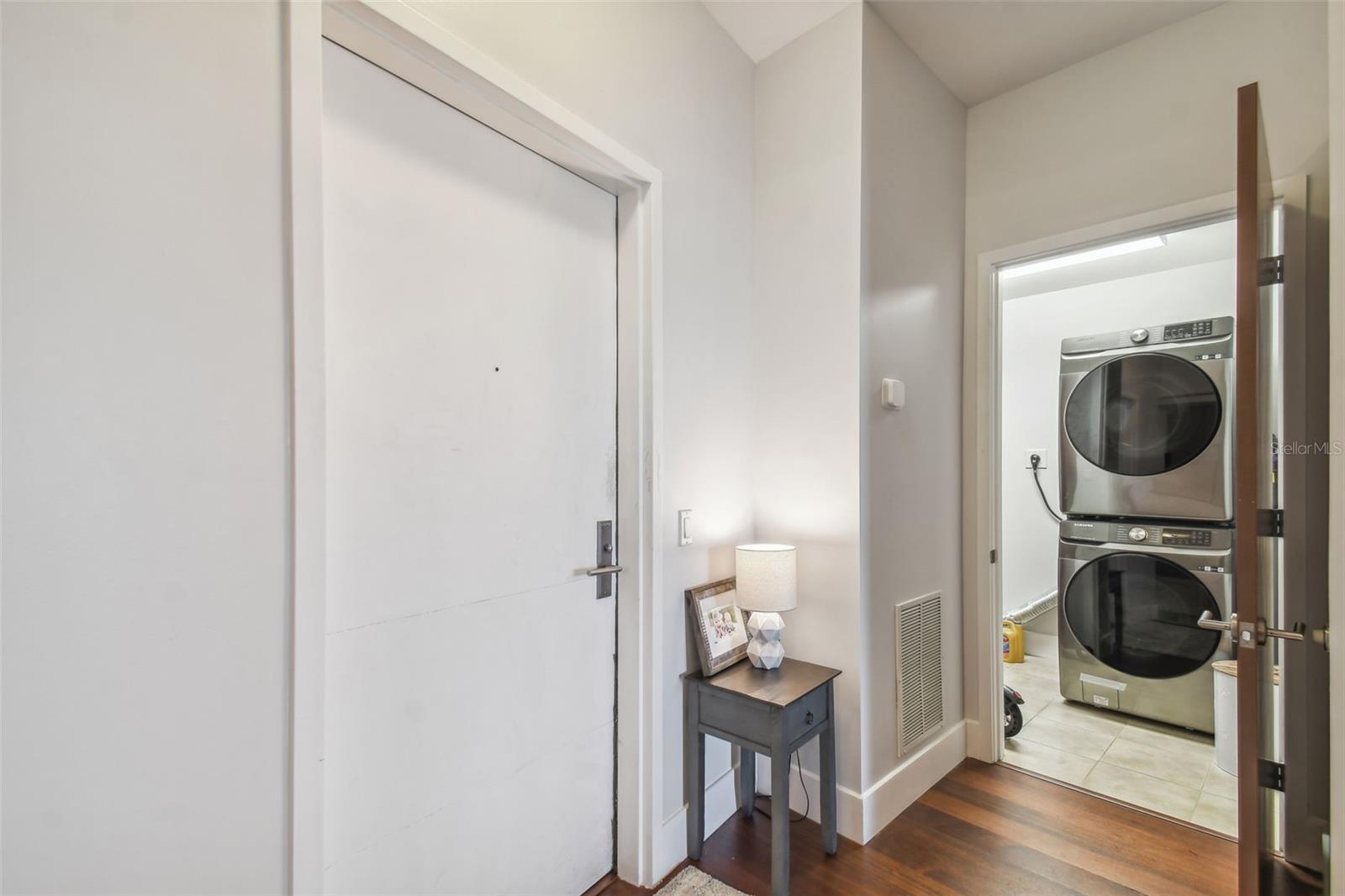 Image 5 of 17 For 912 Channelside Drive 2504