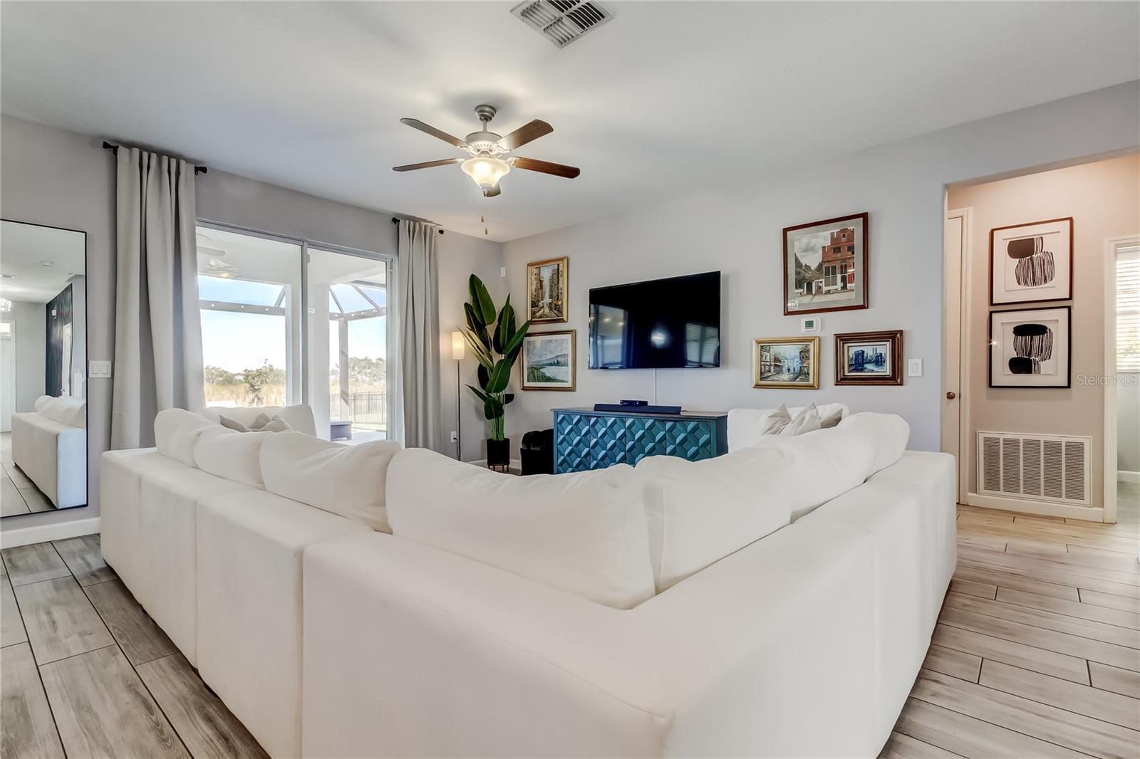 Image 25 of 71 For 10222 Count Fleet Drive