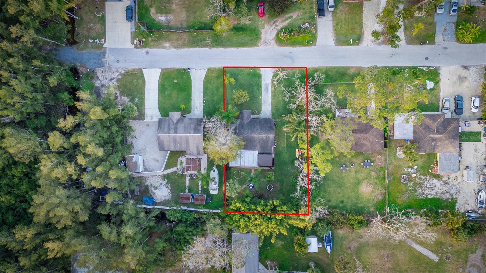 Listing photo id 10 for 5130 Mallett Drive