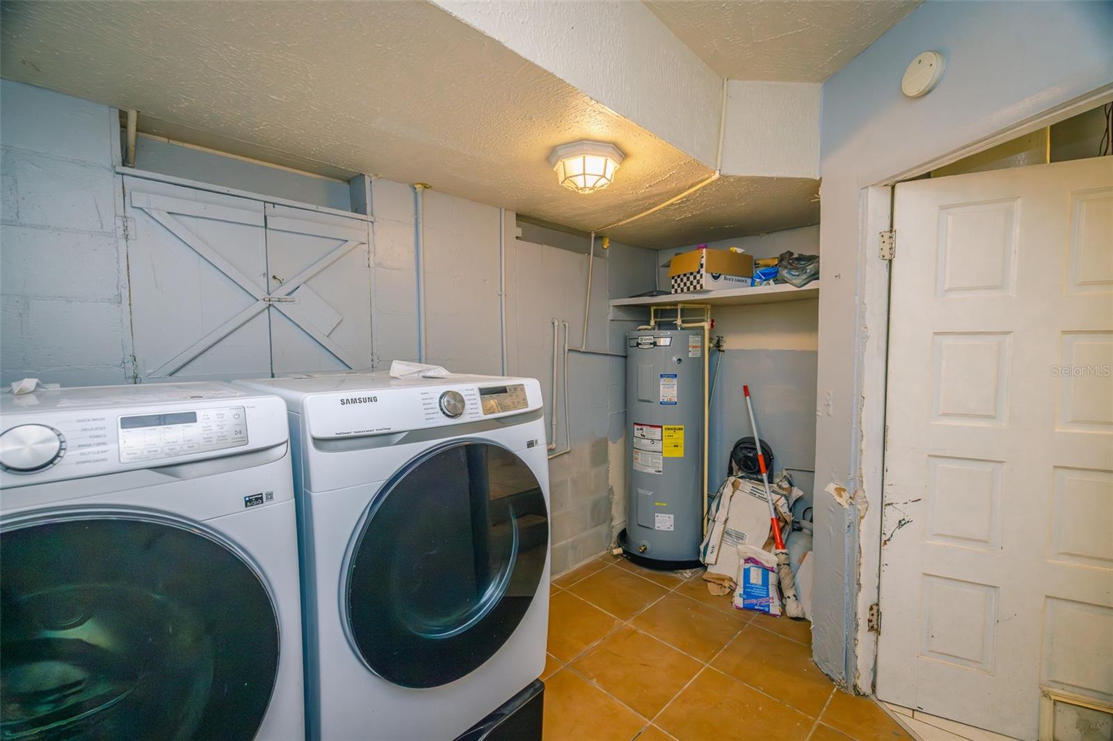 Listing photo id 23 for 5130 Mallett Drive