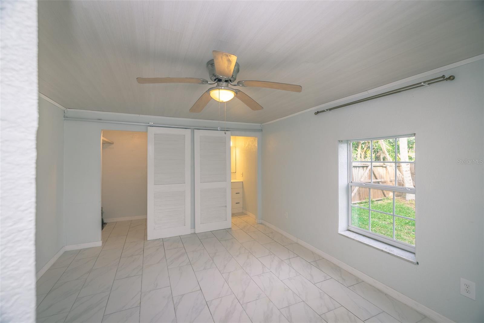 Listing photo id 24 for 5130 Mallett Drive