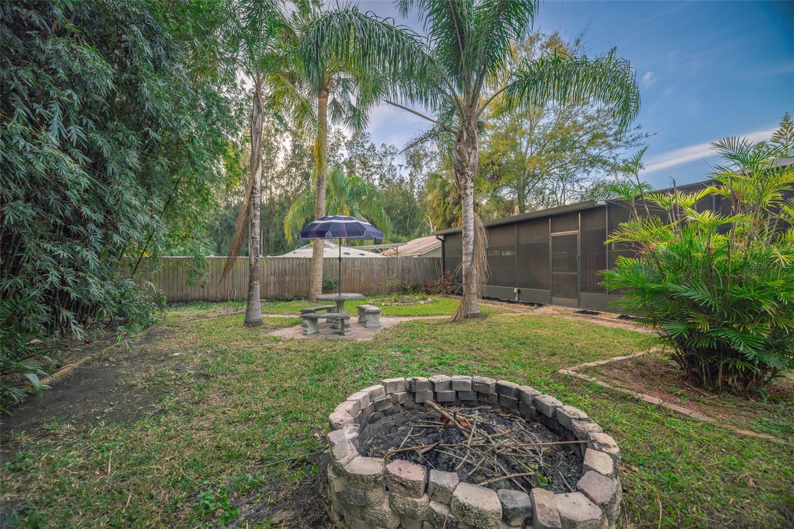 Listing photo id 6 for 5130 Mallett Drive