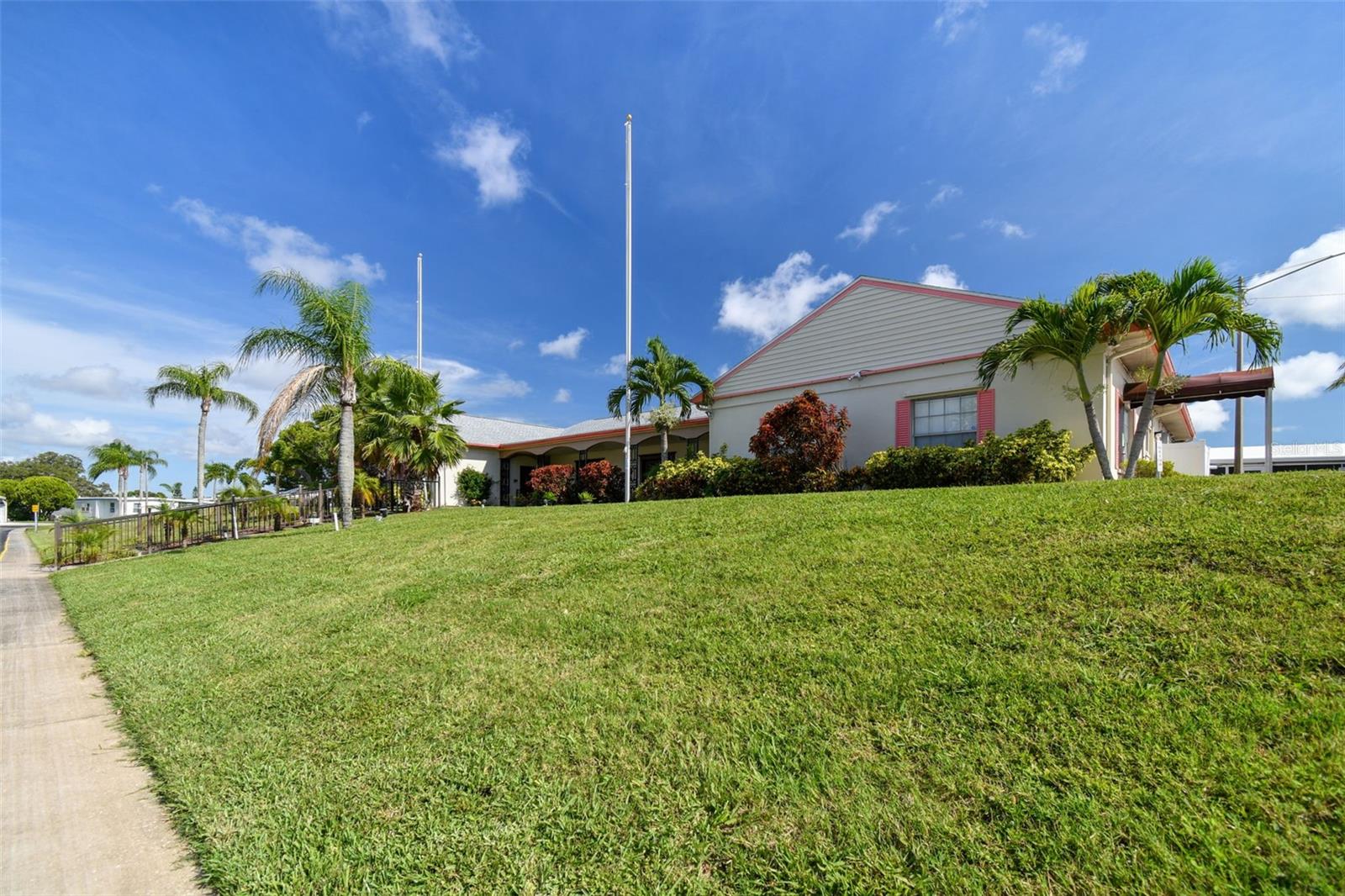 Image 36 of 45 For 86 Pindo Palm Street W