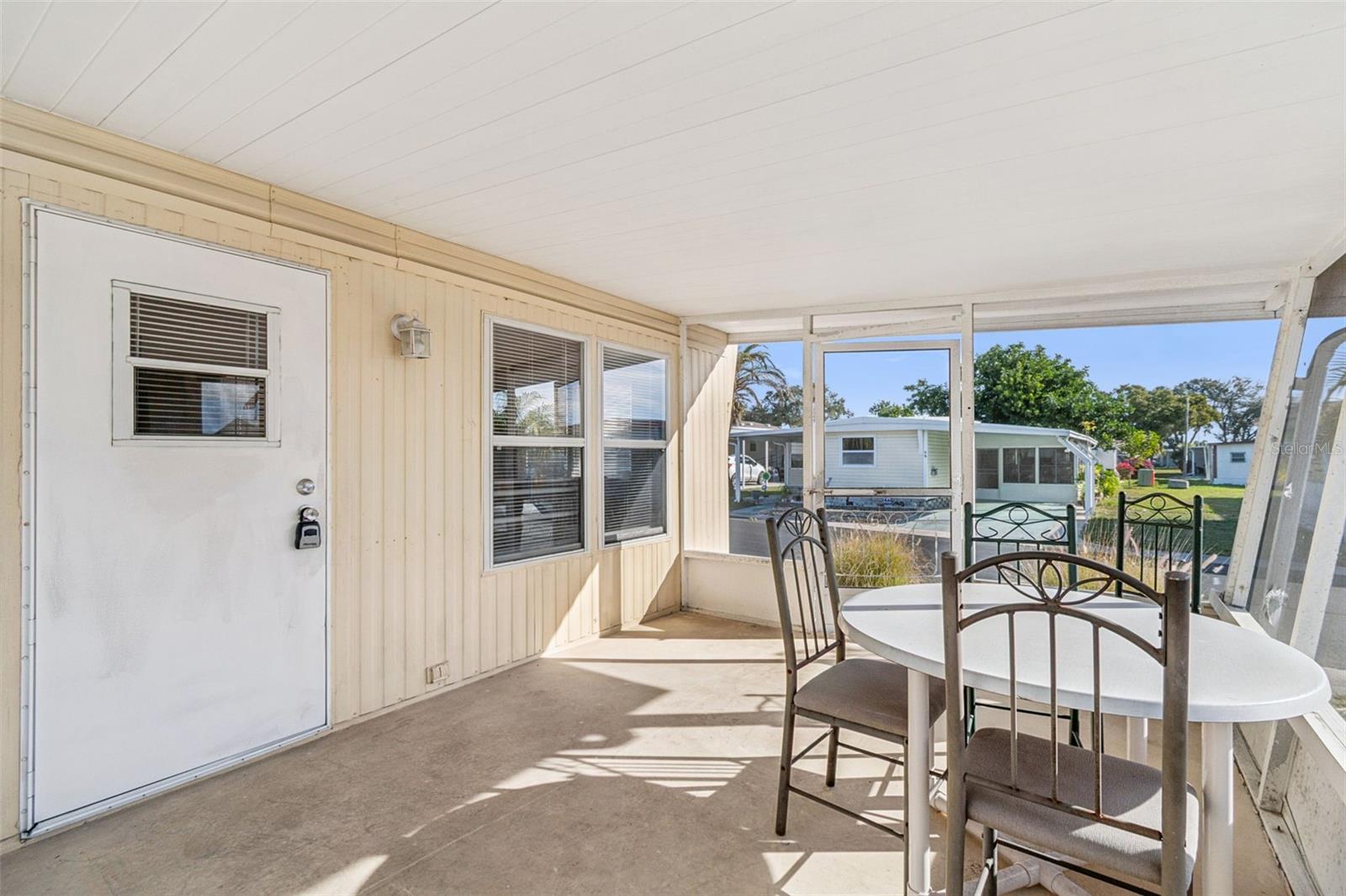 Image 4 of 45 For 86 Pindo Palm Street W