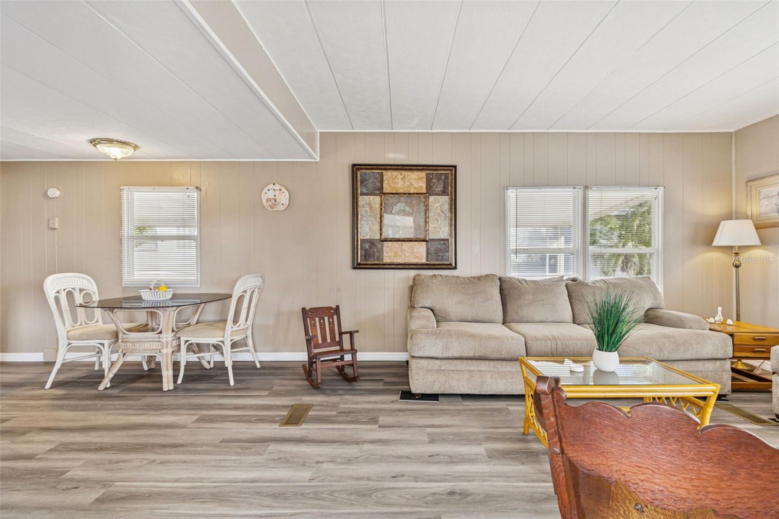 Image 5 of 45 For 86 Pindo Palm Street W