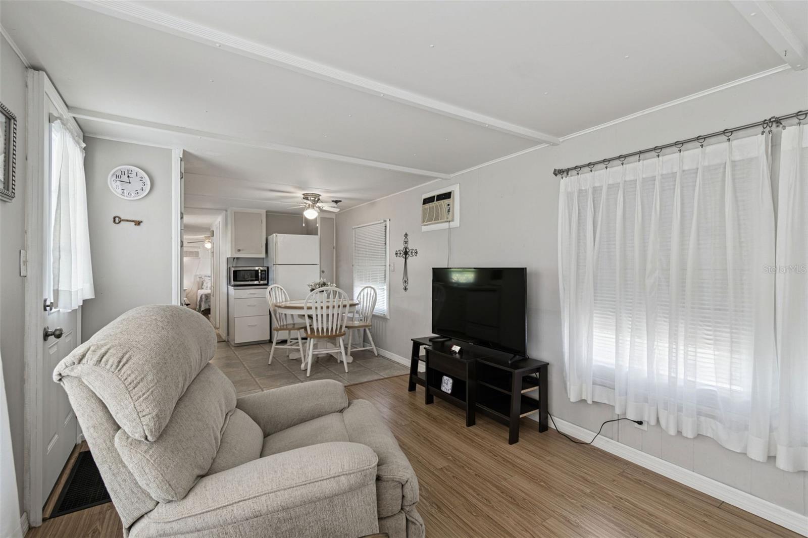 Image 10 of 26 For 12674 Seminole Boulevard C35