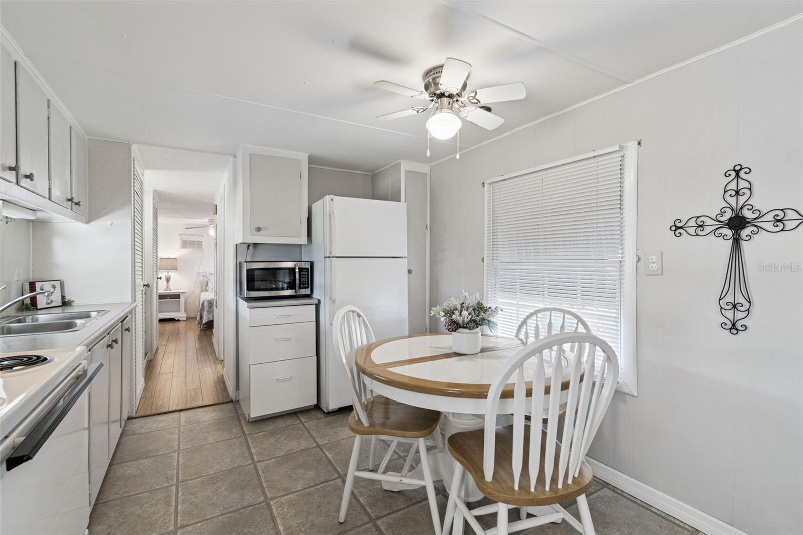 Image 13 of 26 For 12674 Seminole Boulevard C35