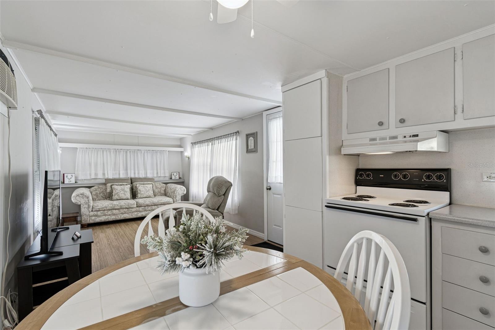 Image 14 of 26 For 12674 Seminole Boulevard C35