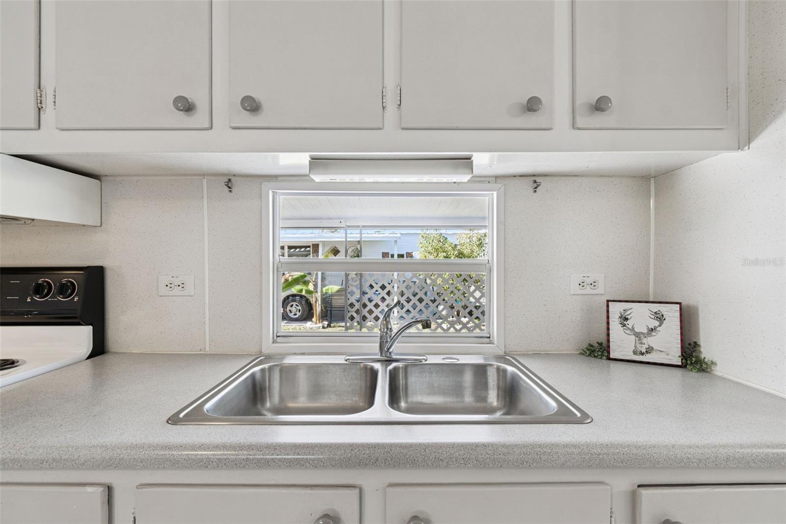 Image 16 of 26 For 12674 Seminole Boulevard C35