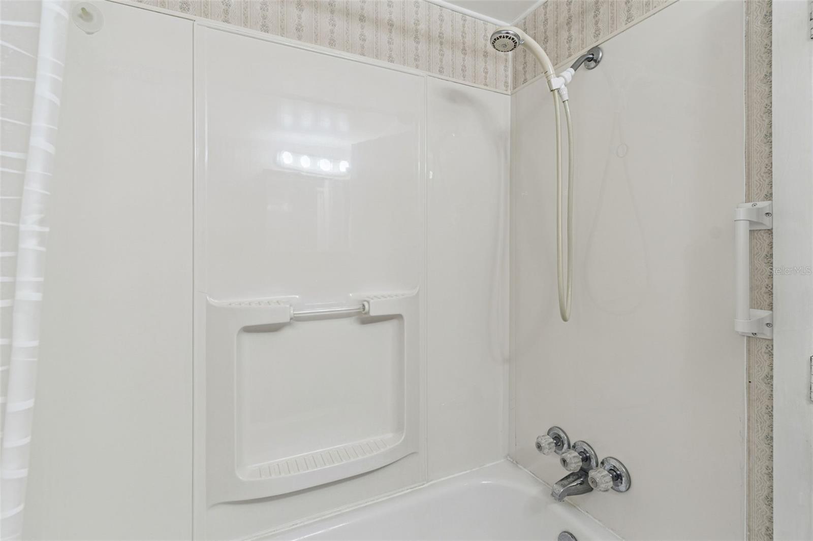 Image 20 of 26 For 12674 Seminole Boulevard C35