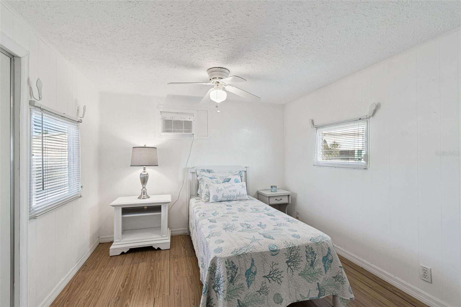 Image 22 of 26 For 12674 Seminole Boulevard C35