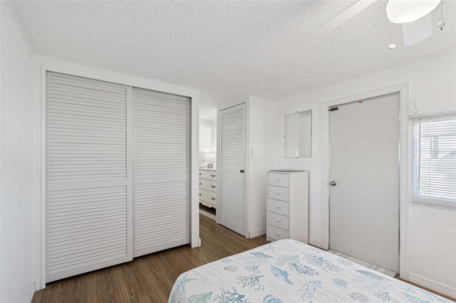 Image 24 of 26 For 12674 Seminole Boulevard C35