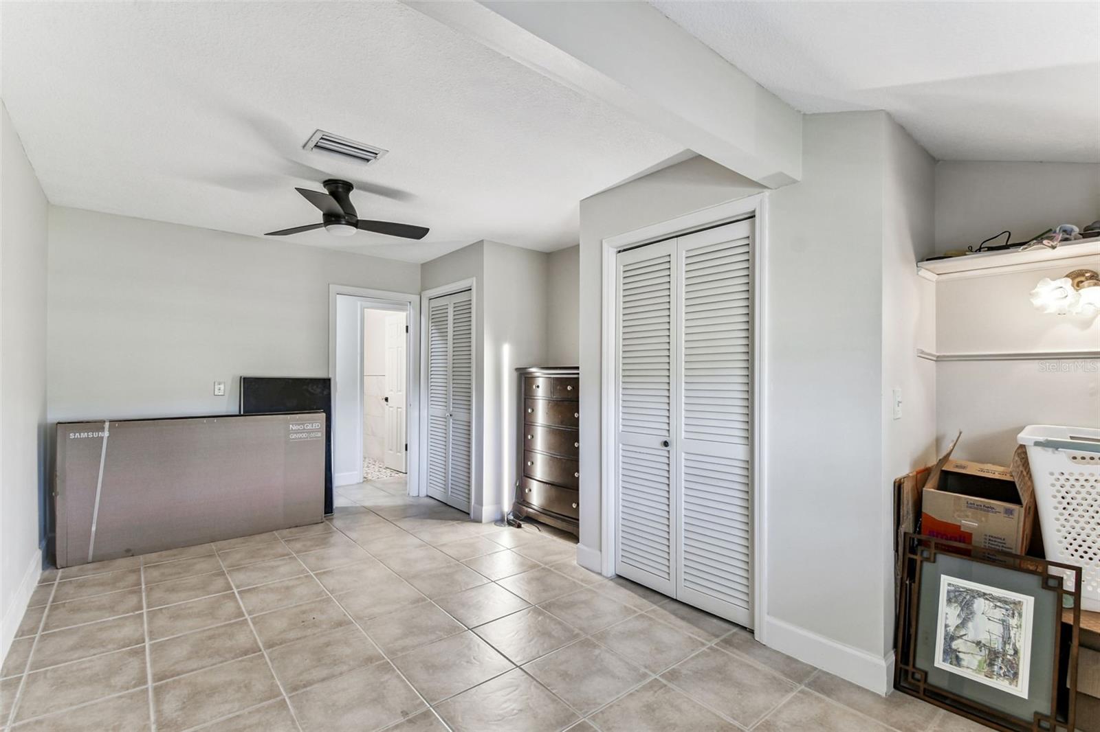 Image 20 of 92 For 12902 Howard Avenue