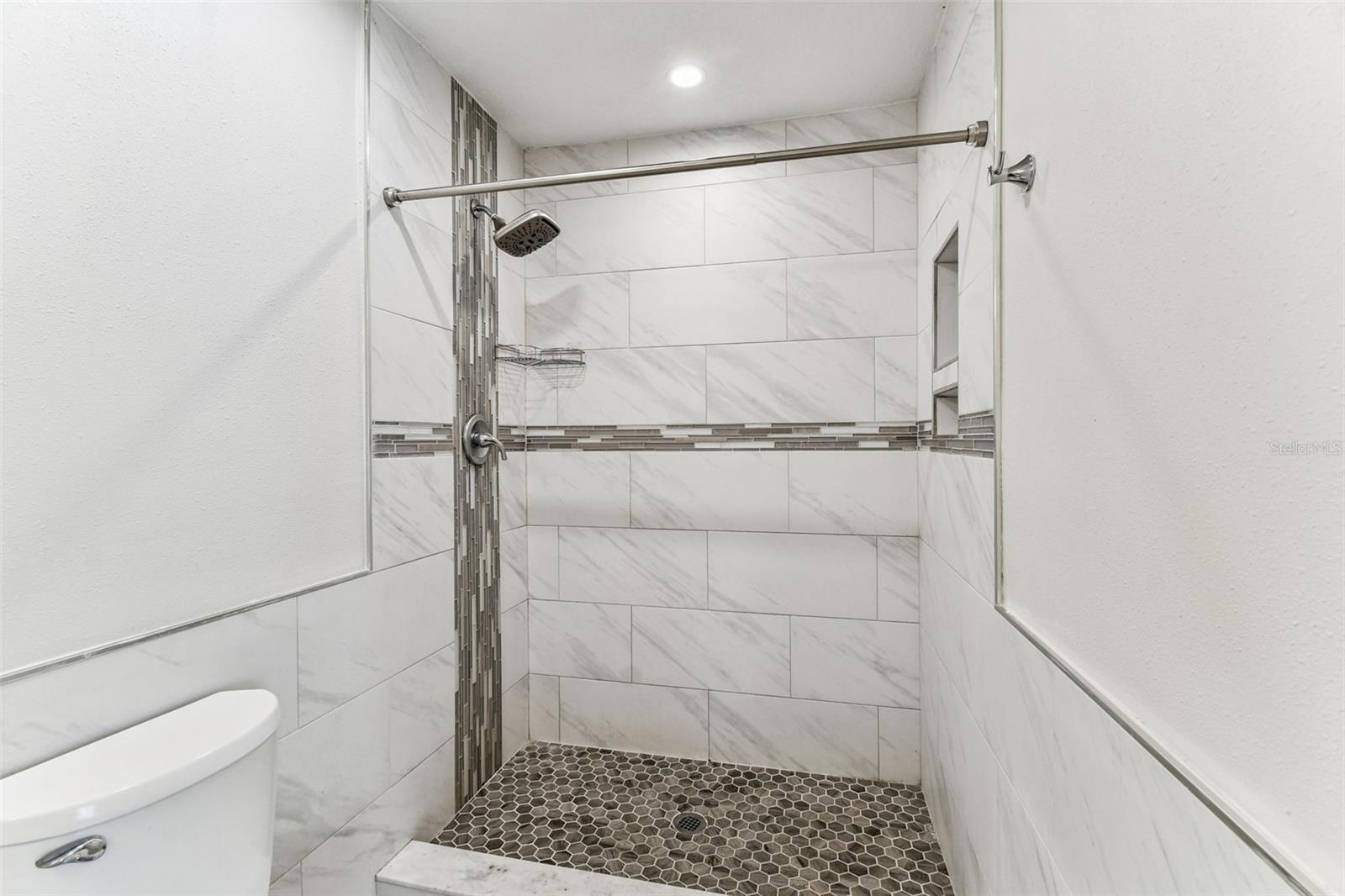 Image 25 of 92 For 12902 Howard Avenue