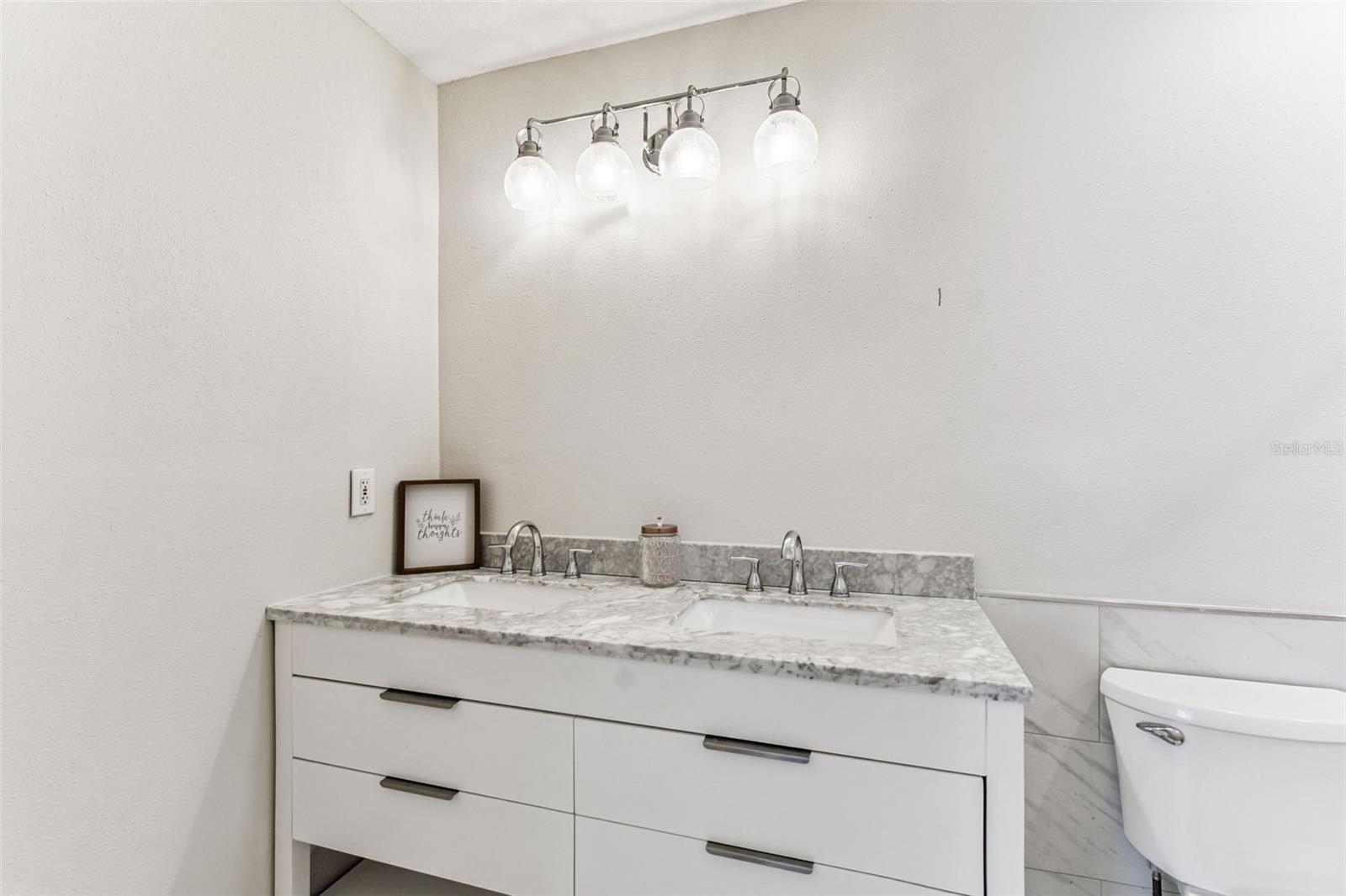 Image 26 of 92 For 12902 Howard Avenue